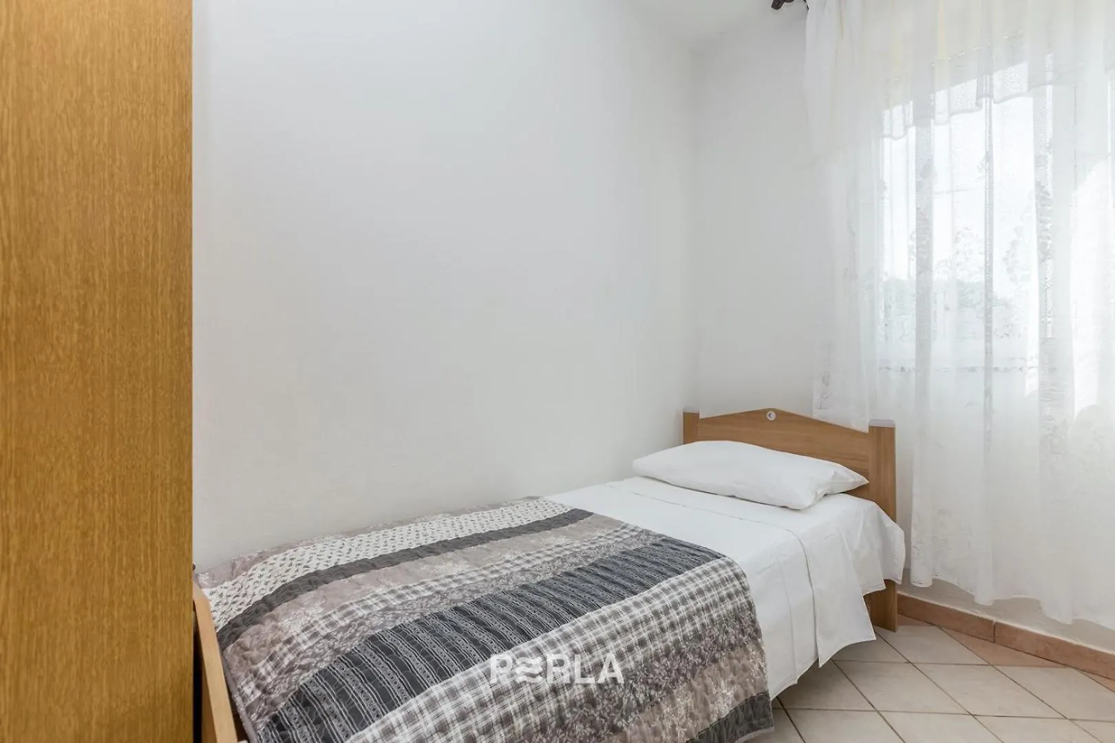 Apartment Sophie With Garden Near Beautiful Beach Pula Croatia