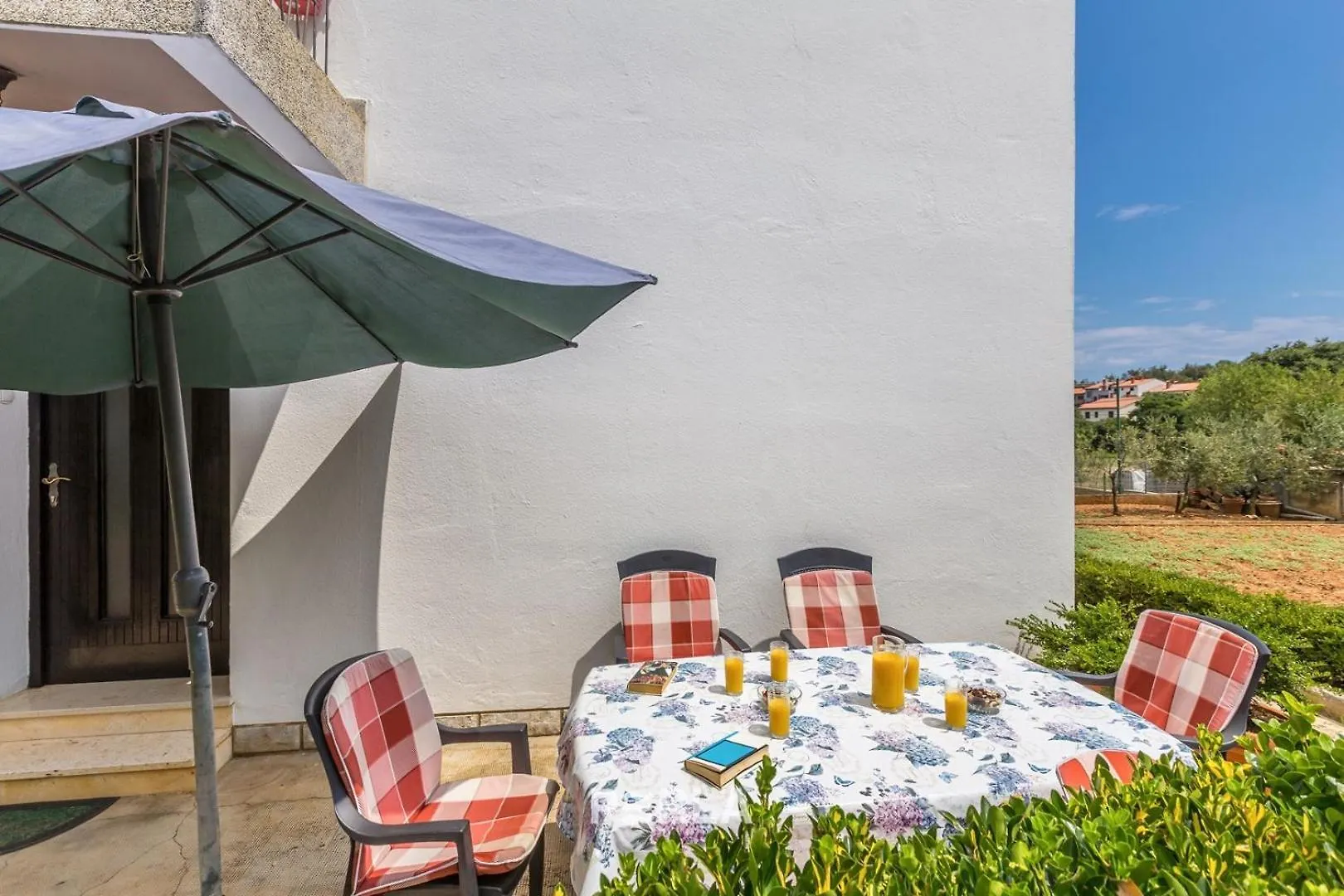 Apartment Sophie With Garden Near Beautiful Beach Pula Croatia
